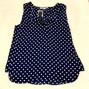 NWT Violet + Claire Navy/White Polka Dot Sleeveless Top, size Medium